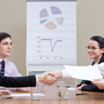 Alex Nabuco dos Santos analisa quando o consenso de mercado deixa de ser segurança.